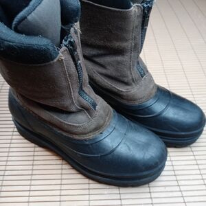 Falls Creek men's sz 10 duck boots. Leather shaft front zip. Waterproof. 200gm 3